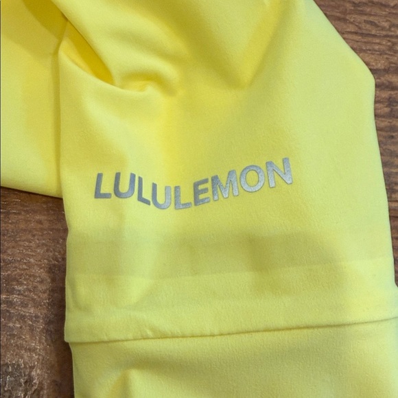 Lululemon Mist Over Windbreaker women’s size 4 bright yellow. - Picture 5 of 8